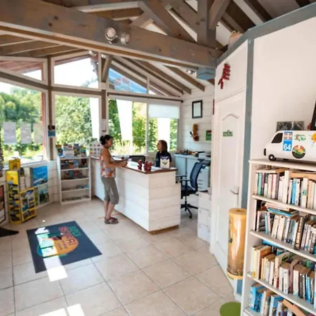 캠프장 Mobil-home 5 Pers. A Avec Terrasse - Api-1-52-1580 에스플레트